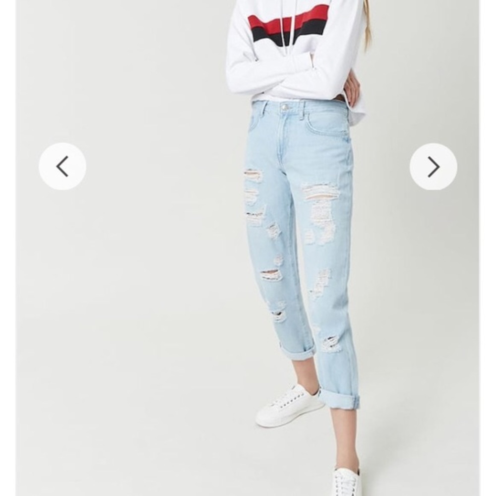 Forever 21 Boyfriend Fit Light-Wash Jeans